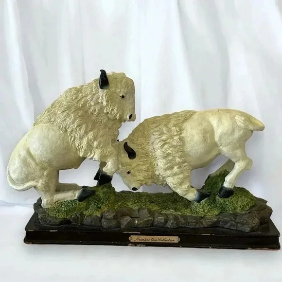 Vintage Number One Collection Fighting Bison Resin Statue - Picture 1 of 6